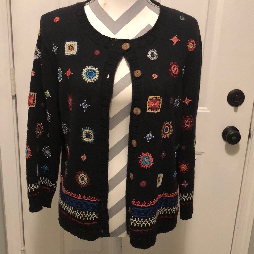 Vintage Northern Isles Retro L Knitted embroidered geometric designs sweater.